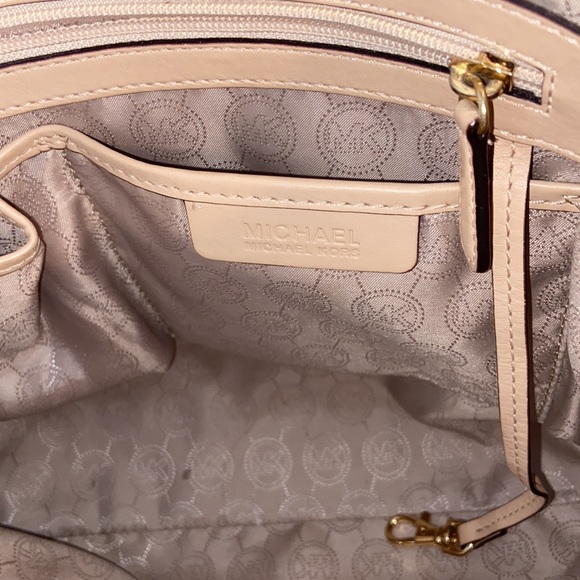 Michael Kors MK Large Tote Bag - Picture 12 of 14